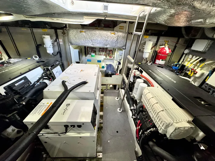 Porto Bene Yacht Photos Pics Onan 21.5kw Generator