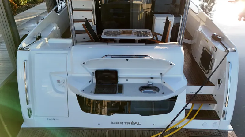 Porto Bene Yacht Photos Pics BBQ & Sink - Transom Area