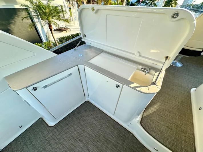 Porto Bene Yacht Photos Pics FlyBridge Wet Bar