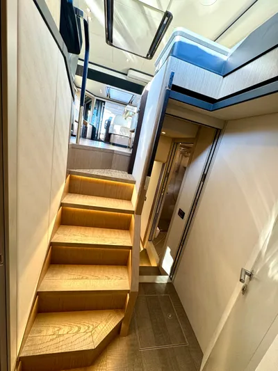 Porto Bene Yacht Photos Pics Companionway