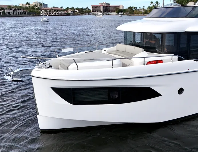 Porto Bene Yacht Photos Pics Bow Area