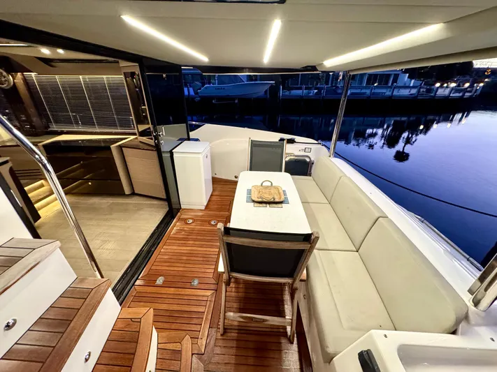 Porto Bene Yacht Photos Pics Cockpit Strb. Side