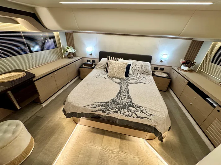 Porto Bene Yacht Photos Pics Master StateRoom