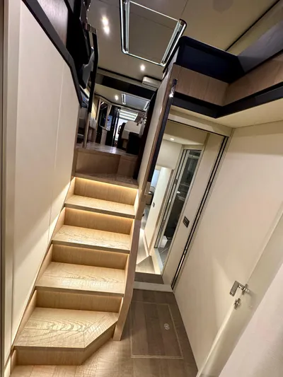 Porto Bene Yacht Photos Pics Companionway