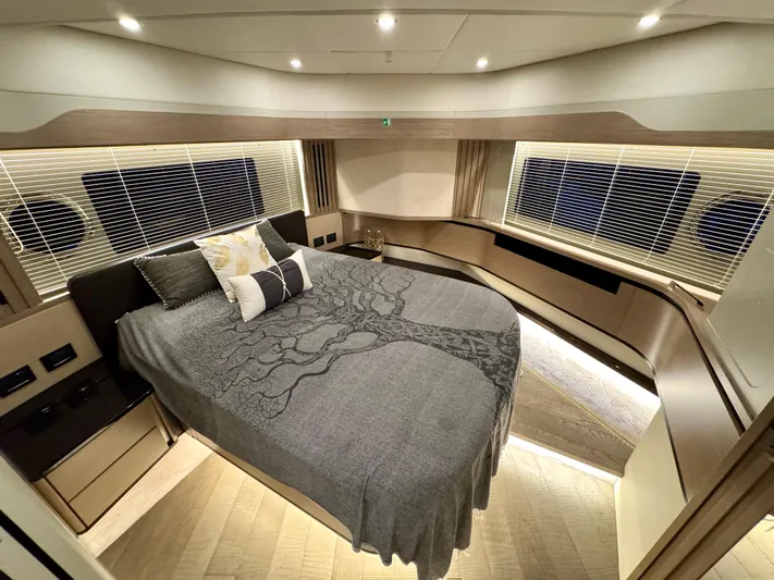 Porto Bene Yacht Photos Pics VIP StateRoom - Forward