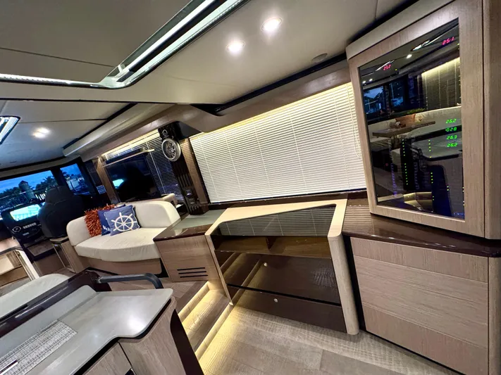 Porto Bene Yacht Photos Pics Interior - Strb. Side