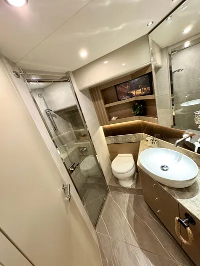 Porto Bene Yacht Photos Pics VIP / Guest  Head & Shower