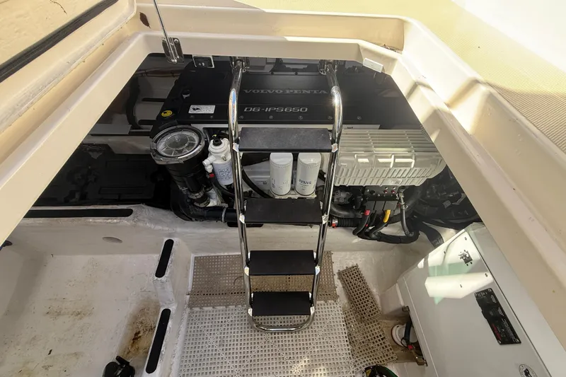 Strange Magic Yacht Photos Pics Engine compartment of 2023 Sabre 43 Salon Express with Volvo Penta D6-IPS650 engine.