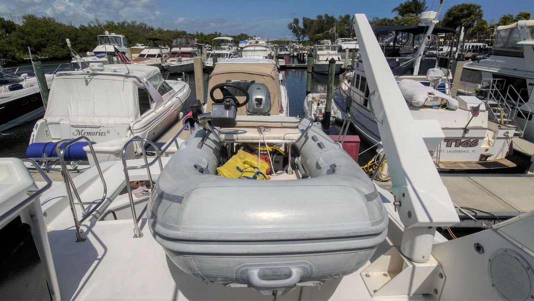 2001 Bayliner 4788 W/Thrusters-Motivated Seller