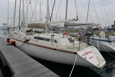 2004 Amel super maramu 2000 red line