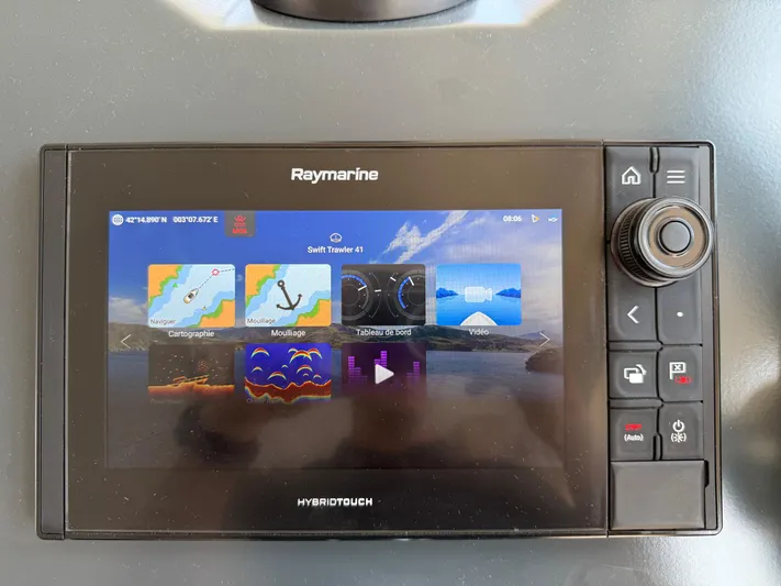 Cassiopee Yacht Photos Pics Raymarine navigation display on 2023 Beneteau Swift Trawler 41 Fly.