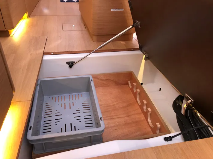 West Wind Yacht Photos Pics 