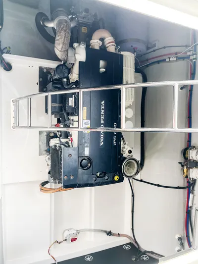 Wild Blue Yacht Photos Pics 