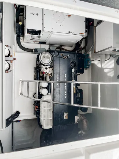 Wild Blue Yacht Photos Pics 