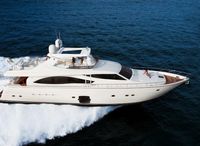 2010 Ferretti Yachts 830