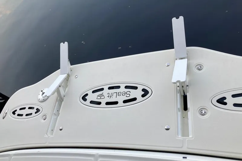 Co Motion Yacht Photos Pics Swim platform of 2008 Sea Ray 44 Sundancer with SeaLift system.