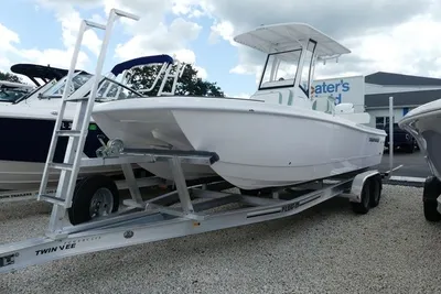 Twin Vee 22 Bay Cat