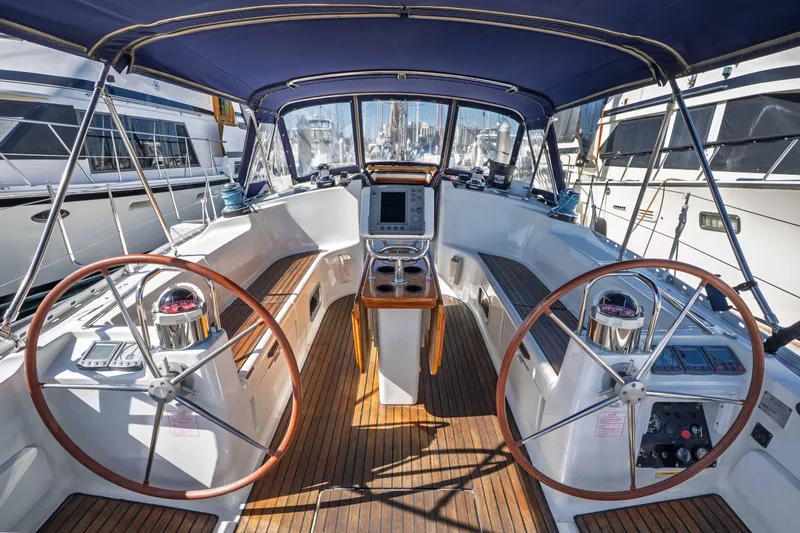 "champagne" Yacht Photos Pics Spacious and comfortable cockpit with dual helm stations.