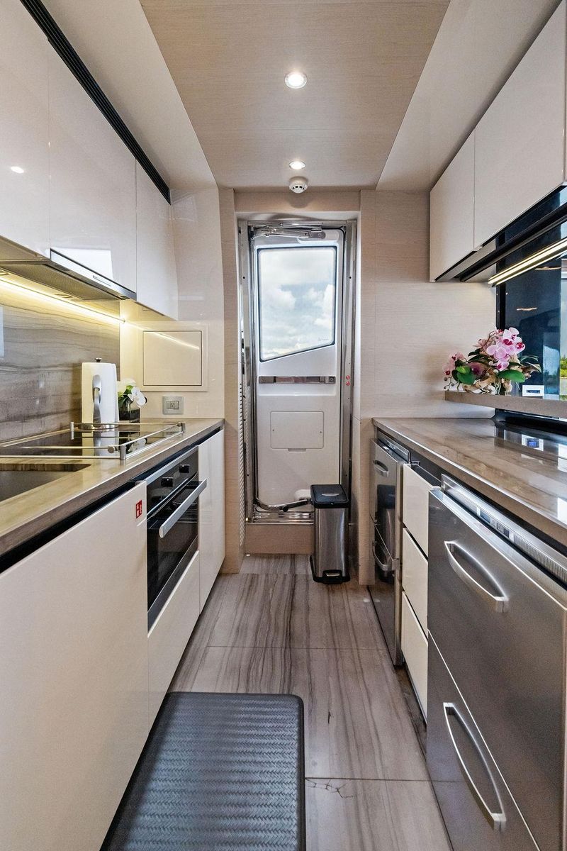 2018 Azimut 80 