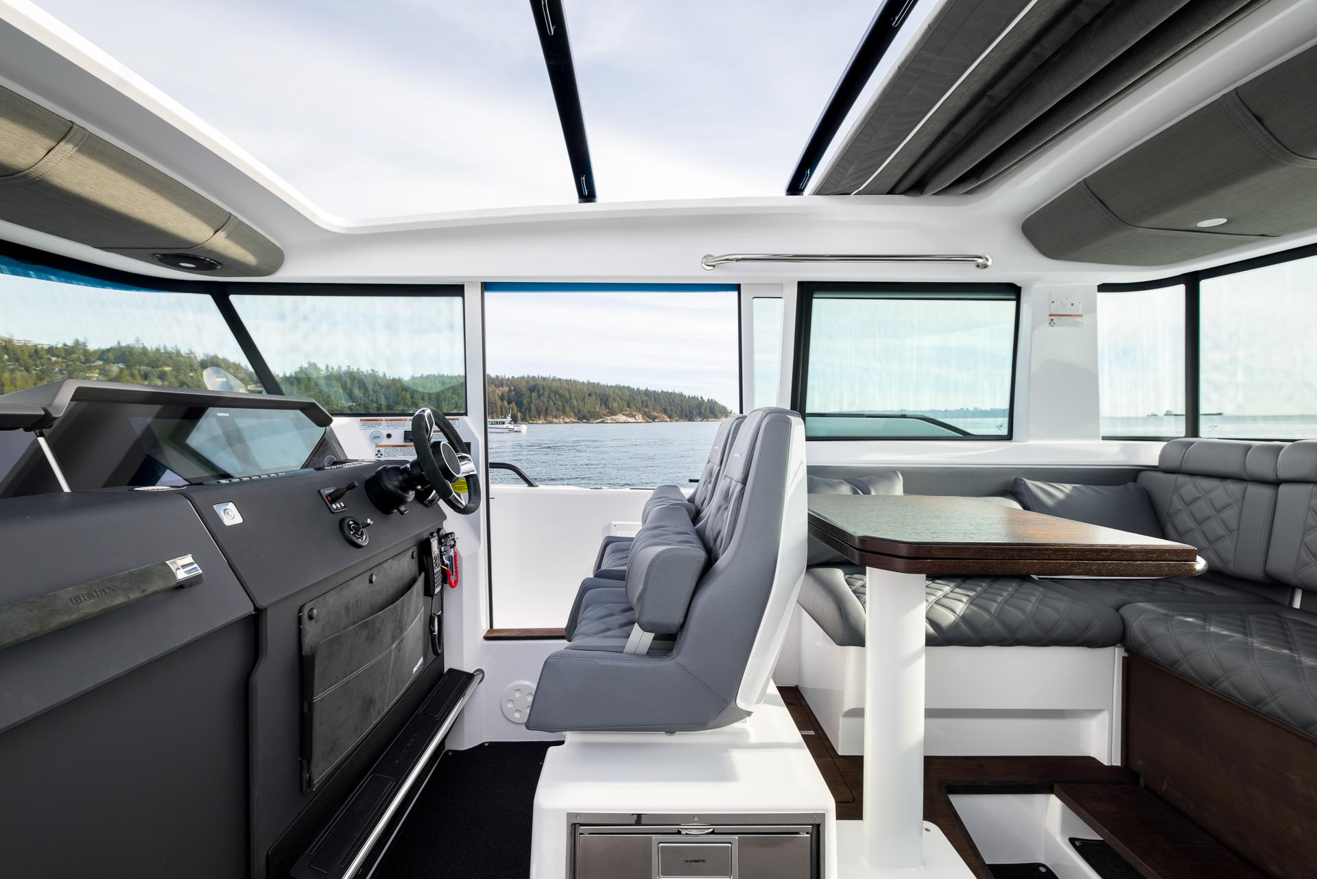 2024 Axopar 37 XC Cross Cabin Wet Bar Center Console for sale - YachtWorld