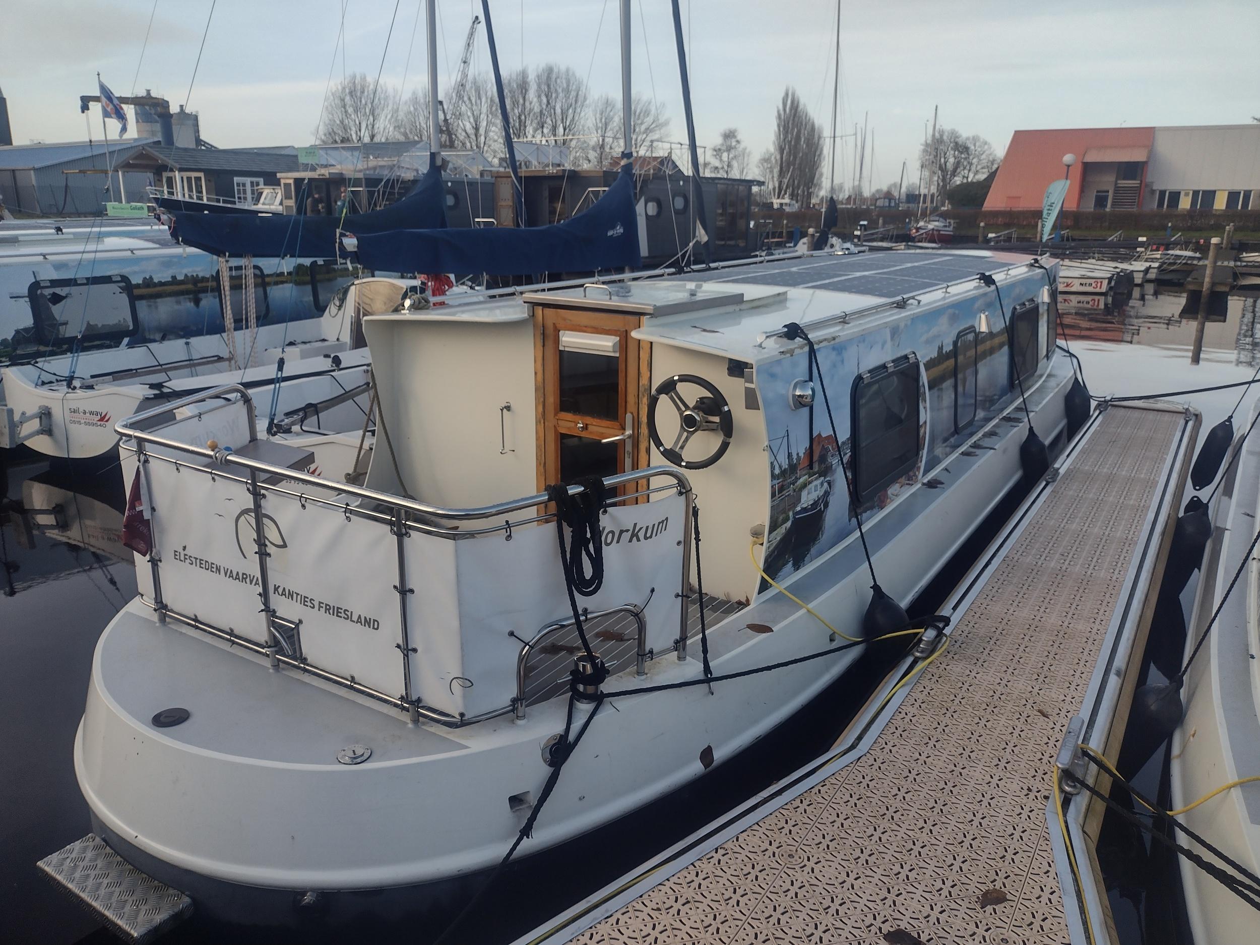 1984 Houseboaten ( 4x ) Hybride/Electrisch Varend