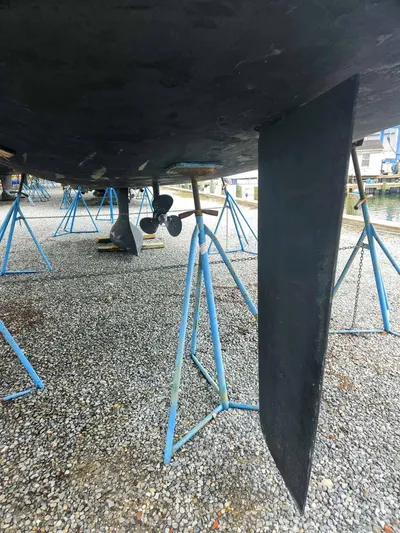 Far Star Yacht Photos Pics Beneteau Oceanis 41 sailboat keel and propeller on stands, 2012 model.