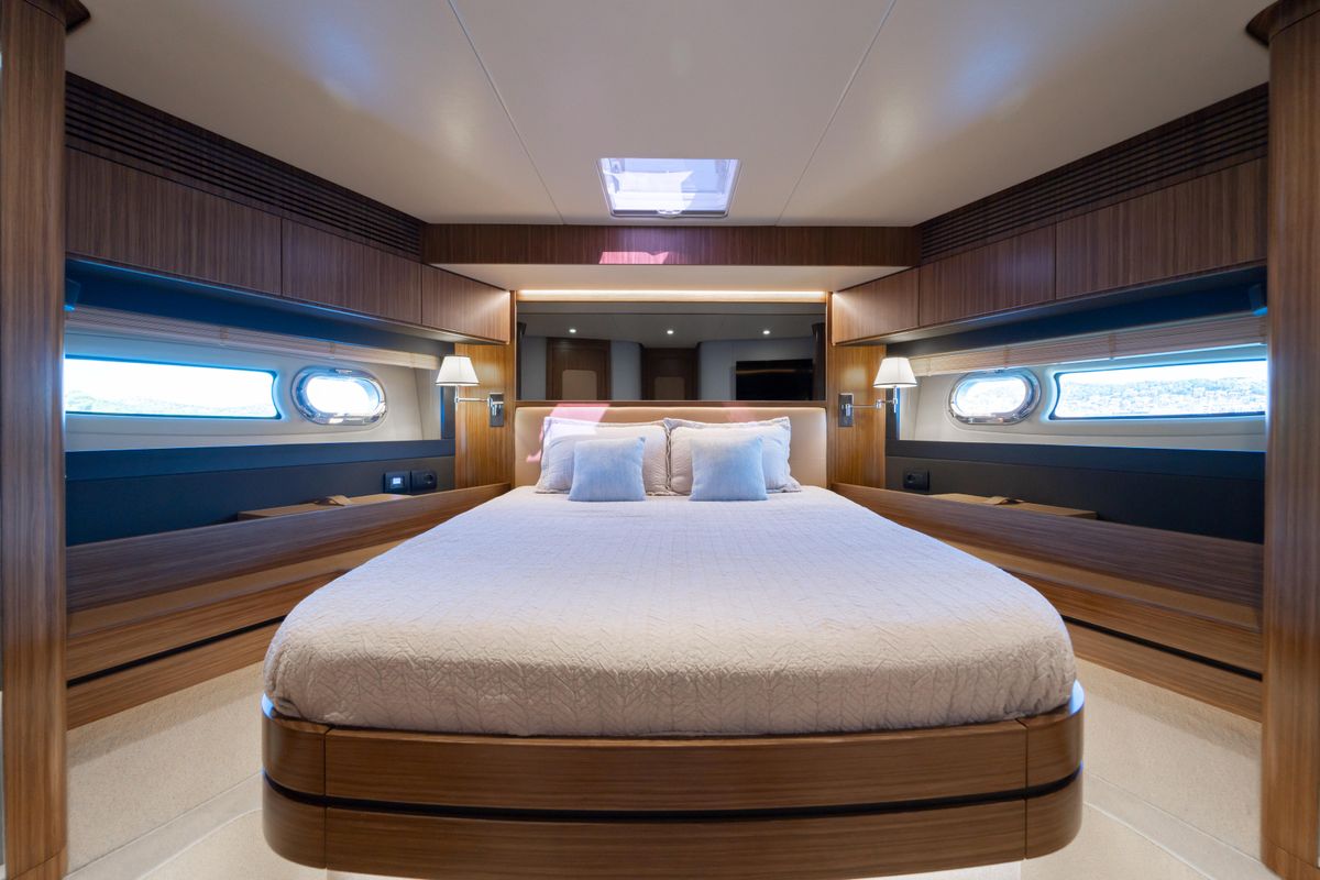 2017 Azimut 65 