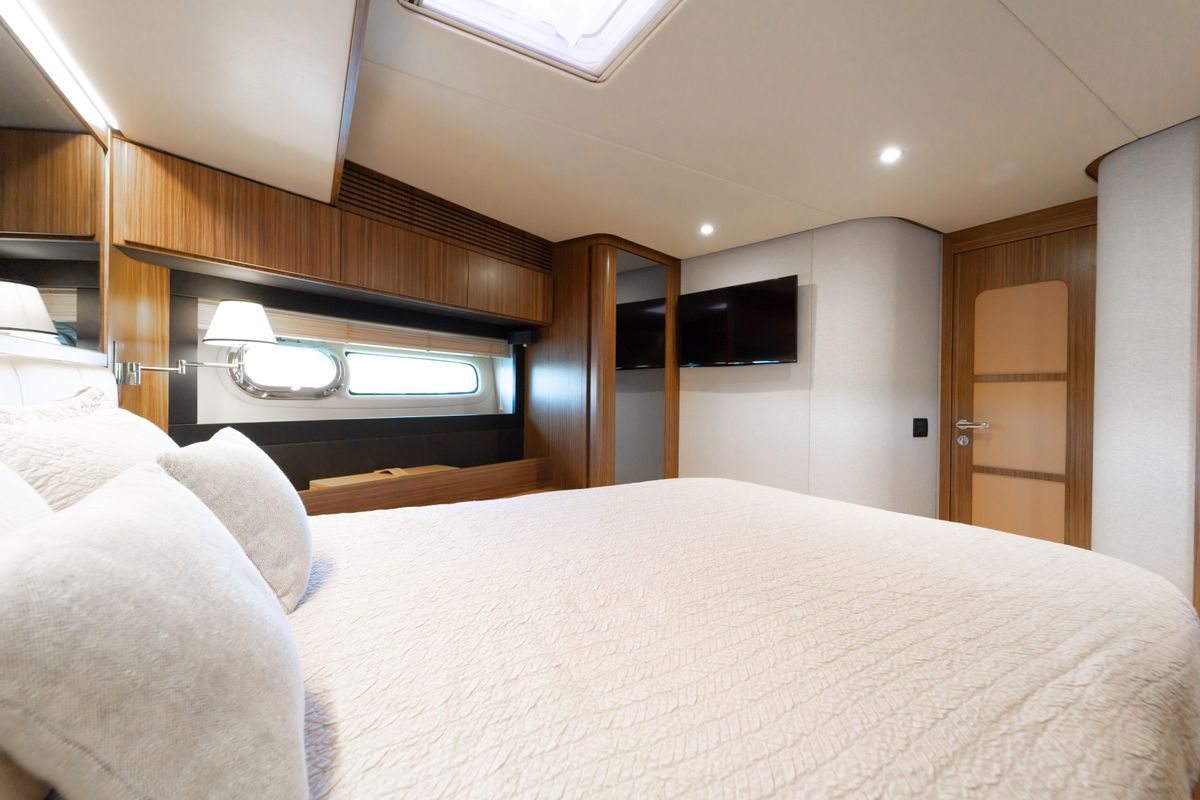 2017 Azimut 65 