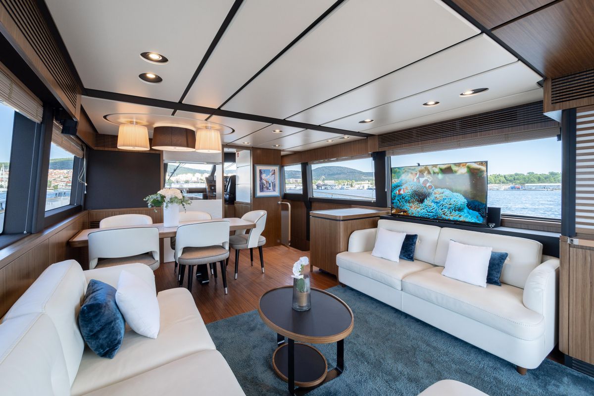 2017 Azimut 65 