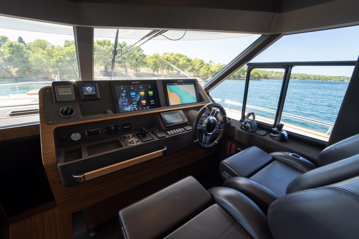 2017 Azimut 65 