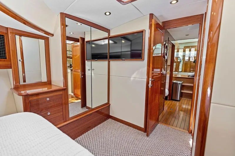 Tutto Bene Yacht Photos Pics 