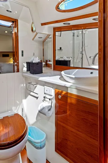 Tutto Bene Yacht Photos Pics 