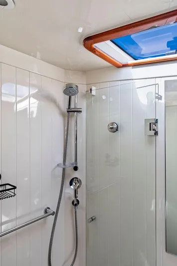 Tutto Bene Yacht Photos Pics 