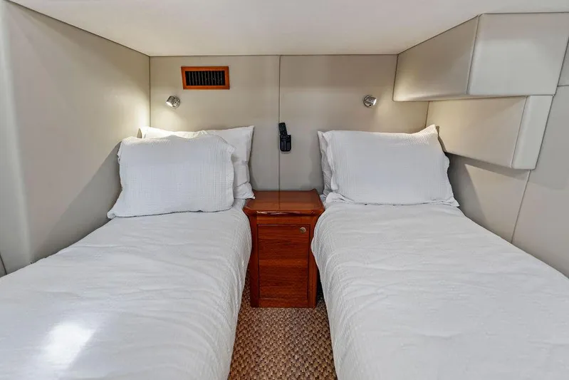 Tutto Bene Yacht Photos Pics 