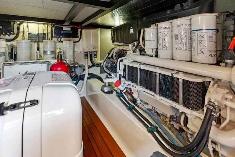 Tutto Bene Yacht Photos Pics 