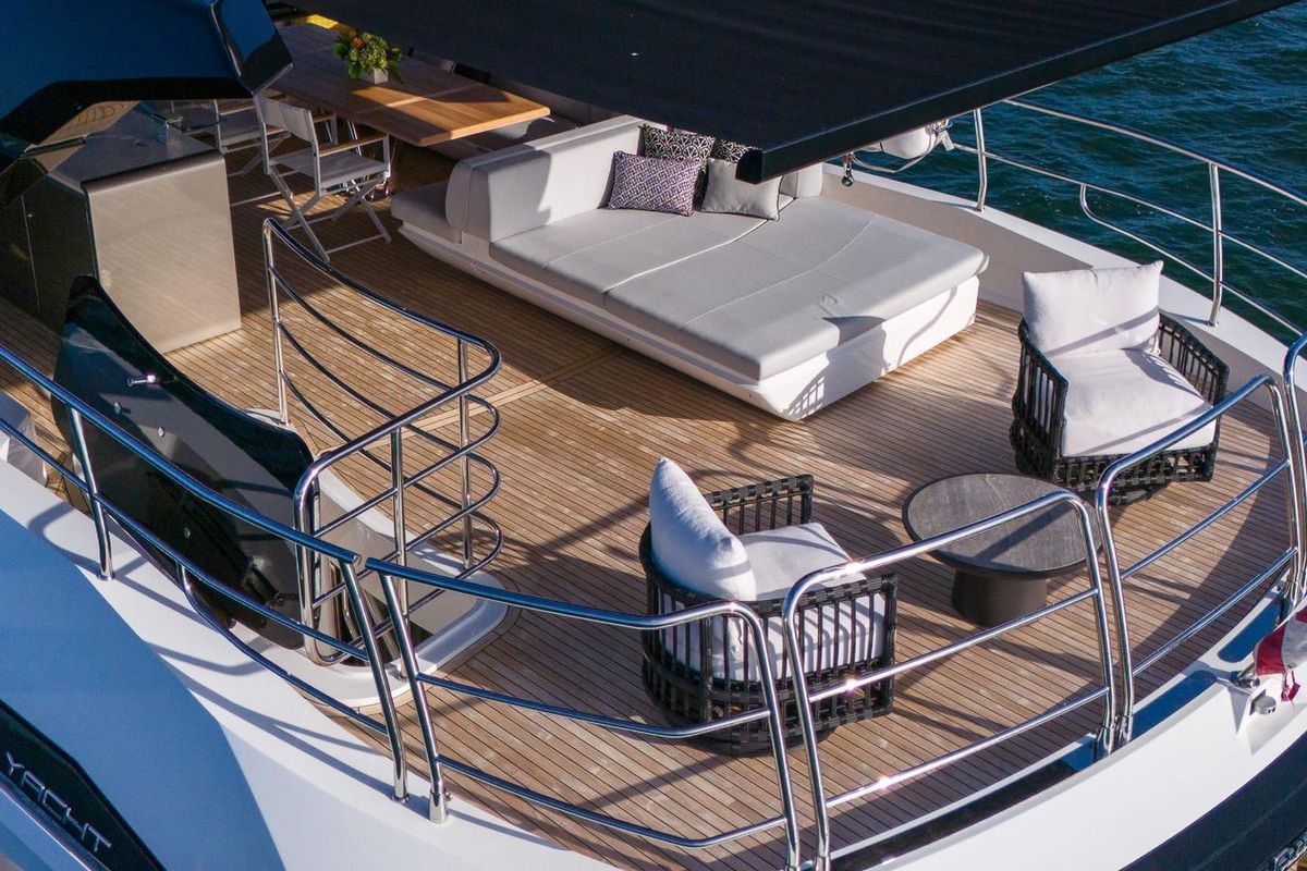 2024 Sunseeker 88 
