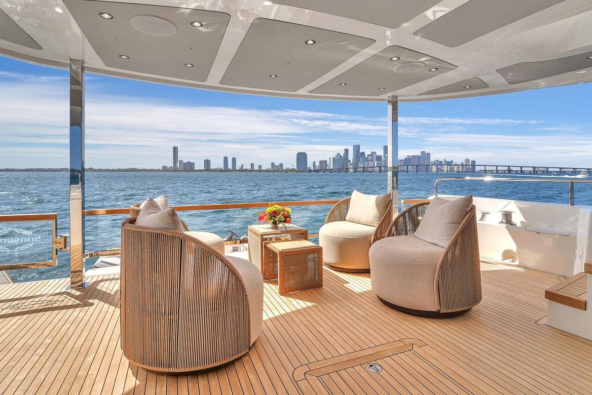 2024 Sunseeker 88 
