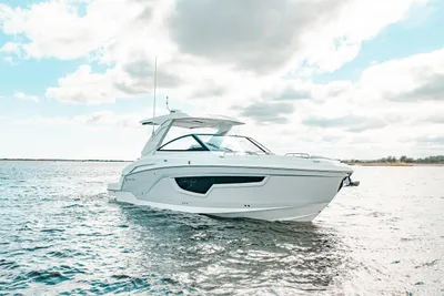 Cruisers Yachts 34 GLS Outboard