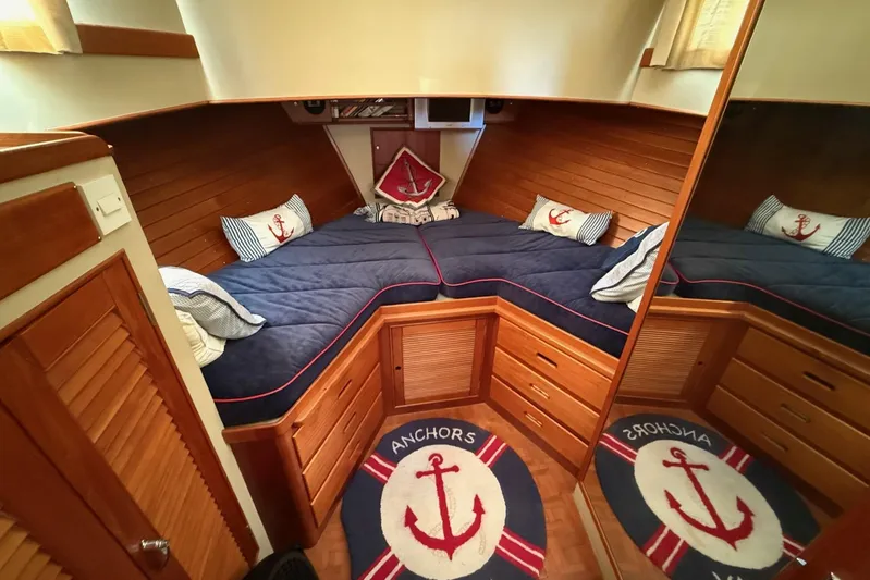 Irish Mist Yacht Photos Pics Grand Banks 49 Motor Yacht