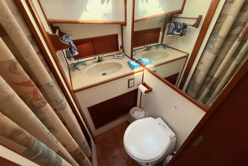 Irish Mist Yacht Photos Pics Grand Banks 49 Motor Yacht