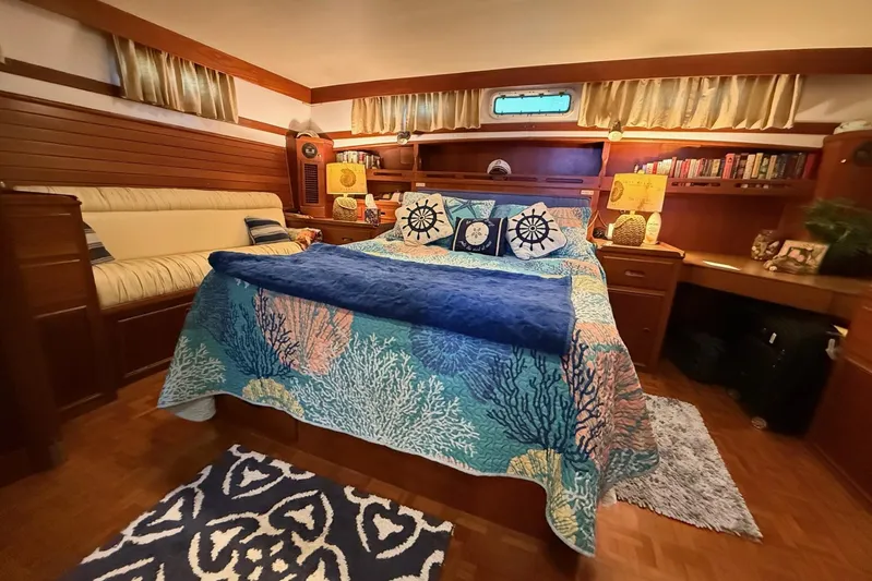 Irish Mist Yacht Photos Pics Grand Banks 49 Motor Yacht