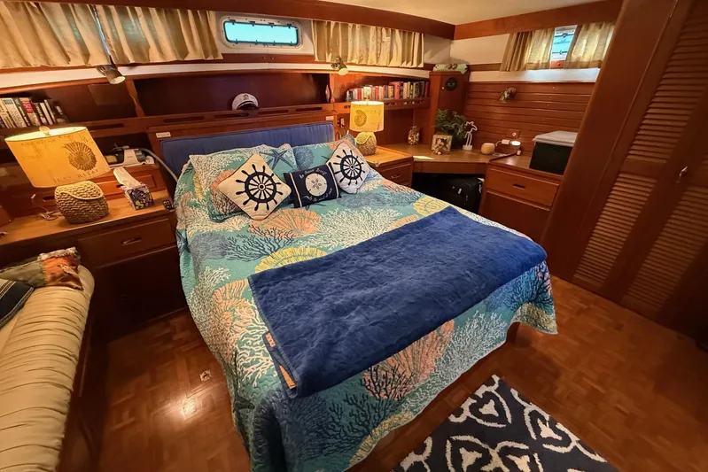 Irish Mist Yacht Photos Pics Grand Banks 49 Motor Yacht