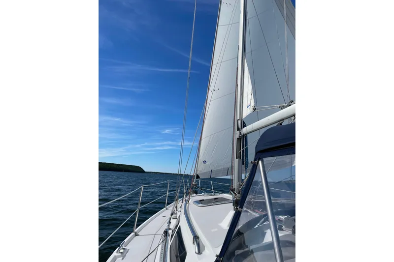 Quest Yacht Photos Pics 