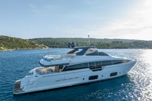 2017 Ferretti Yachts 960