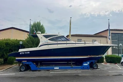 Cayman Yachts 43 open