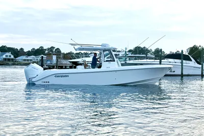Everglades 315 Center Console