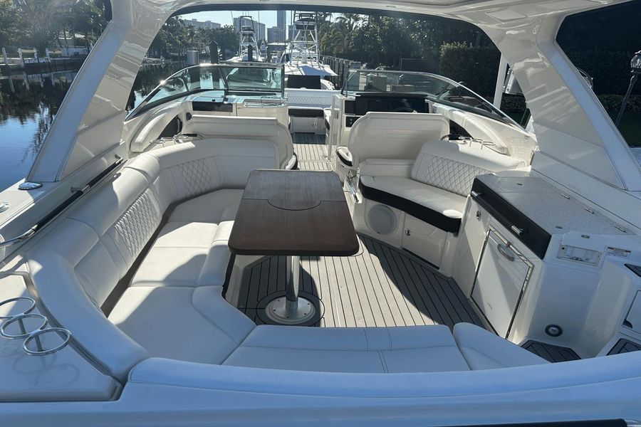 2019 Sea Ray 350 SLX