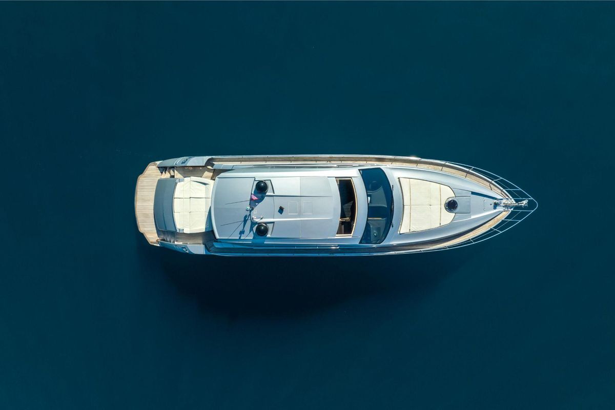 2009 Pershing 65 