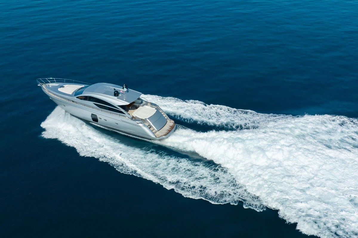 2009 Pershing 65 