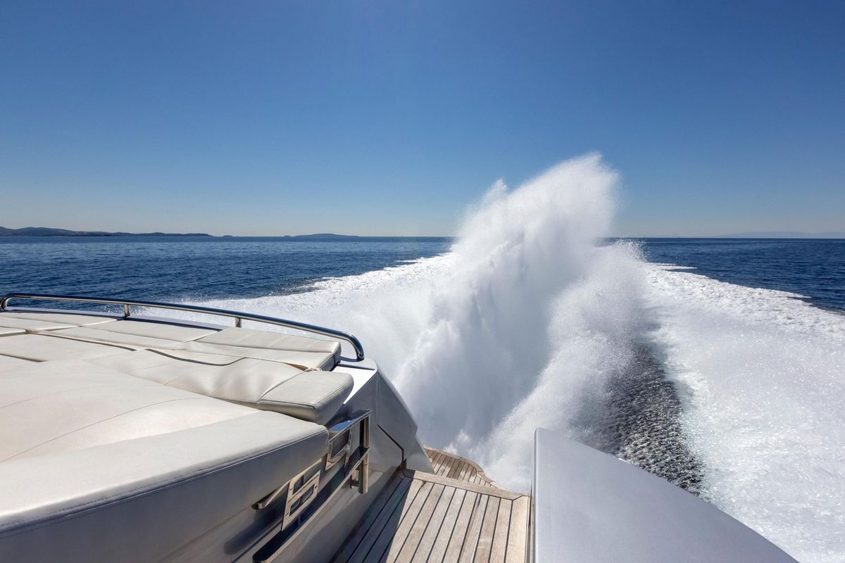 2009 Pershing 65 